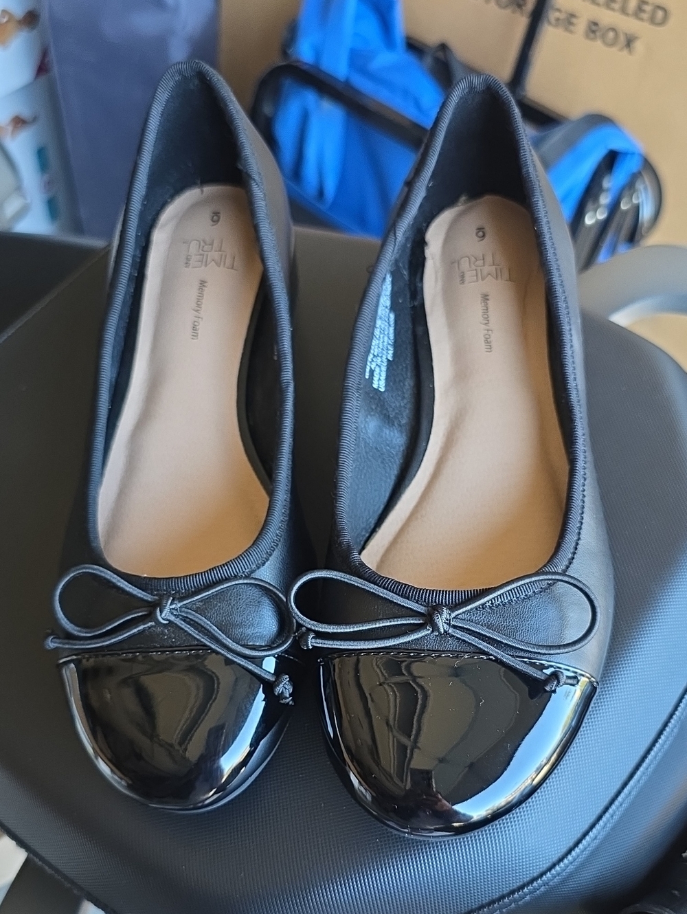 Time and Tru Black Patent Toe Ballet Flats with Bow